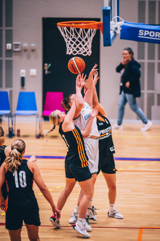 Eskilstuna-Basket-Bla-Bandet-221119-4975