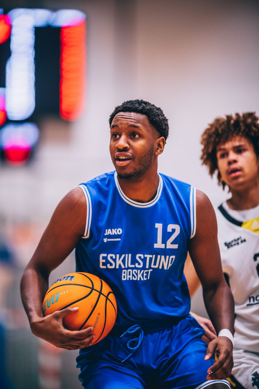 Eskilstuna-Basket-221203-182-2305